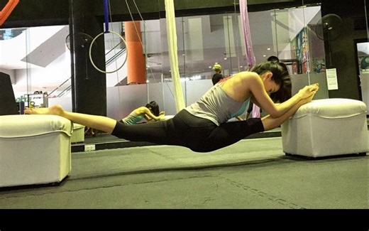 眼镜哥的华裔女神Asia Fox 舞蹈表演视频