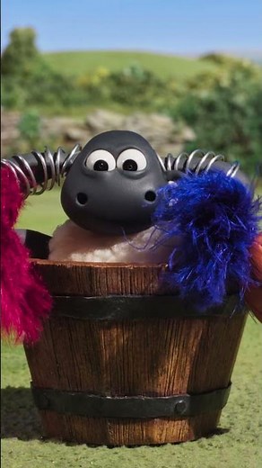 💃🐑 Flock Fashion Fun! #ShaunTheSheep #Aardman #cartoon