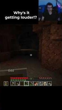 It's getting LOUDER! (the broken script mod 2.0) #brokenscript #scary #minecraft