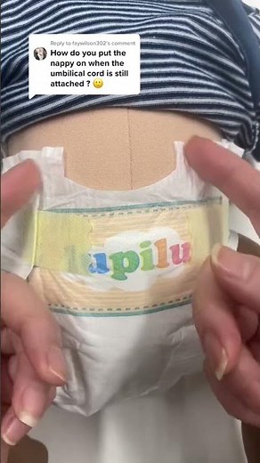 How to put on a nappy or diaper with the umbilical cord | Quick Tips For New Parents