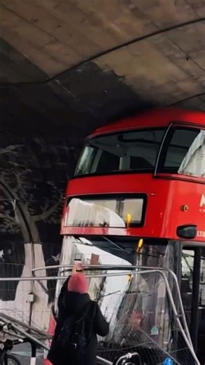 WTF?! Yet Another Borismaster Bus Crash @ Edgware Road Station | LT654 💥 #buscrash