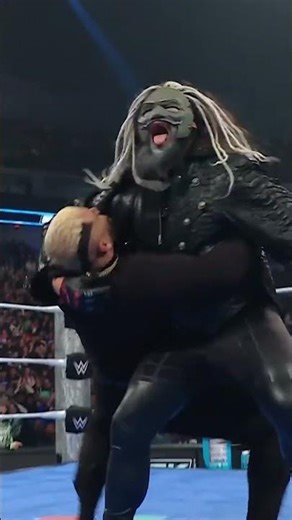 A near miss... Solo Sikoa just dodged a bullet 😅 #SmackDown