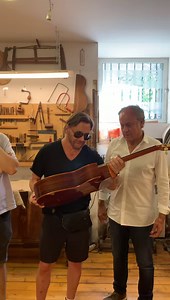 121K views · 5K reactions | This is the latest guitar that Felipe Conde Guitars gui made exclusively for me! I was finally able to visit his shop again in Madrid a couple of days ago Felipe Conde Cavia | Al Di Meola | Facebook