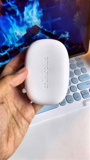 🖤 PROMO 2026 sur 213store.com 🎧 Lenovo ThinkPlus LP75 – Écouteurs Bluetooth 5.3 Sport & Loisirs 🔊 Son puissant & équilibré – Haut-parleurs 13 mm dynamiques 📶 Bluetooth 5.3 – Connexion stable, faible latence 🎧 Réduction de bruit active (ANC) micro HD 💦 Étanches – Parfaits pour le sport et les déplacements 🔋 Boîtier de charge compact avec USB-C 🎙️ Compatibles Siri & Google Assistant 🛒 Commandez maintenant 👉 https://213store.com/lenovo-thinkplus-lp75-ecouteurs-bluetooth-5-3-anc-pour-sport