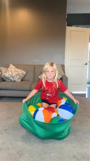 🏡 Bring Laughter to the Backyard! 🏡 The Granny Pants Yard Game is the ultimate silly competition for families and friends — where everyone gets to be Grandma for a round! 😂 ✔ Soft, safe & adjustable ✔ Great for kids, teens & adults ✔ Perfect for birthdays, picnics & family reunions 🎁 Create memories, giggles & unforgettable moments this holiday season! 👉 Add to cart and let the fun begin! 🎄 | Magneticl