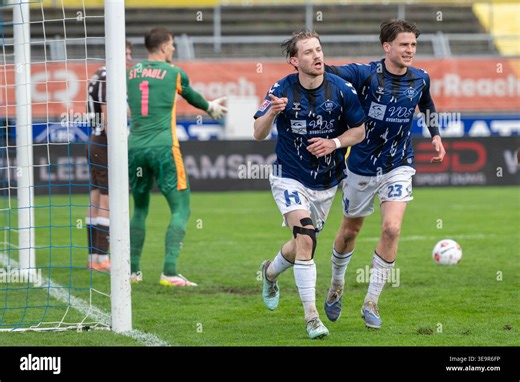 April 19, 2026, Marschwegstadion, Oldenburg, GER, RLN, VfB Oldenburg vs FC St.Pauli II U23, DFL regulations prohibit any use of photographs as image sequences and/or quasi-video, in the picture GOAL 1 to 0 by Marc SCHRÖDER / SCHROEDER (VfB Oldenburg #20 Stock Photo - Alamy