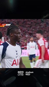 6.6M views · 91K reactions | In case you missed it 﫣 Touchline drama as Pedro Porro pushes Mikel Arteta | Stadium Astro | Facebook