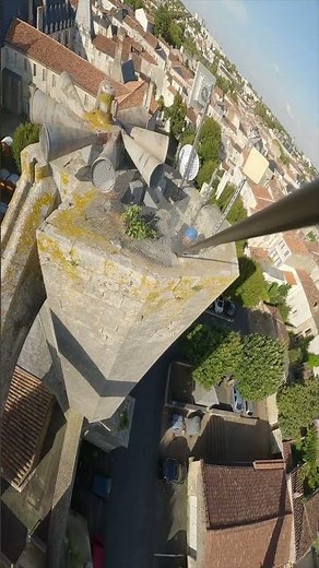 AU SOMMET DE L'ARC BOUTANT