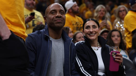 Ex-Duke player Jay Williams shocks fan with Tar Heels chant