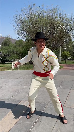 Saya Afroboliviana: Raíces y Tradición en Danza