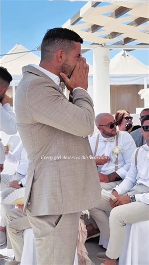 The best first look reactions 🥹❤ #wedding #weddingday #firstlook #couplegoals #fyp #foryou