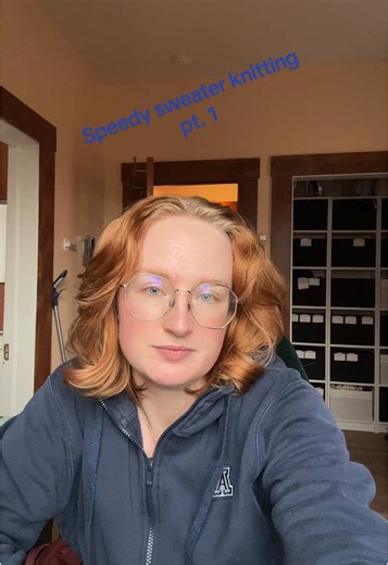 Knitting a sweater in 25 days??? That’s very speedy for me 😅 inspired by @kaye💋 @knitwithkali @Bobbi 💕 #speedknitting #handknit #sweater #sheeptosweater #greenscreen