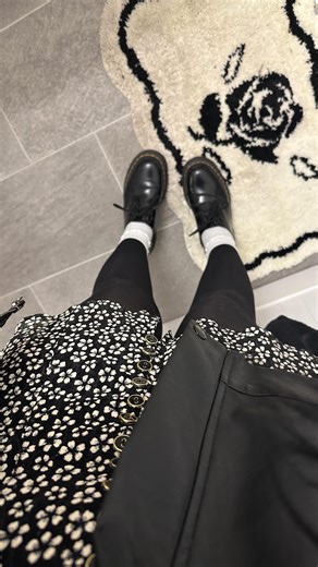 samantha | outfit blogger on Instagram: "the 90’s called 📞 they want their outfits back 🤭 • • • • • • • • 🏷️ outfit inspo, fran fine outfits, the nanny outfits, 90s style, 90s fashion, outfit ideas, outfit diary, thrifted outfits, thrifted style #thriftedoutfits #thriftedfashion #pinterestoutfits #outfitinspo #outfitideas4you #thenannynamedfran #franfine #90soutfits"