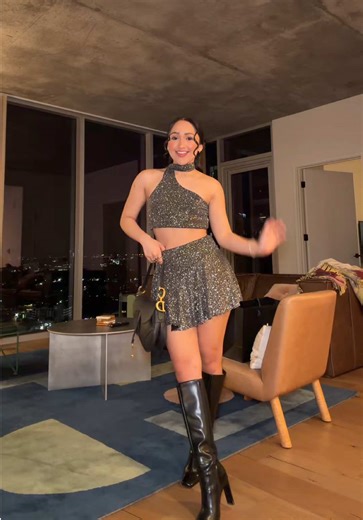 Stylish Dinner Outfit Inspiration