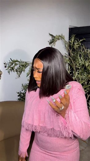 MUMMYGLEE | THE HAIR GURU on Instagram: "If by now you don’t have a bob hair in your collection, then you need deliverance 🌚😂 Short bob hair is that Babe everyone runs to! You don’t need to think twice… it fits and slays effortlessly 😌👌 If you don’t have one yet, this is your cue to get one. And don’t let me remind you again.🙄🌚 Price: Wig details🚨 Gram: 250grams Length: 12inches Lace type: Swiss lace Lace size: 2 by 6 closure Sales is still ON till tomorrow, secure your favorite unit now.