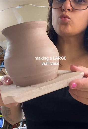 Exploring Speckled Tan Clay Pottery Techniques