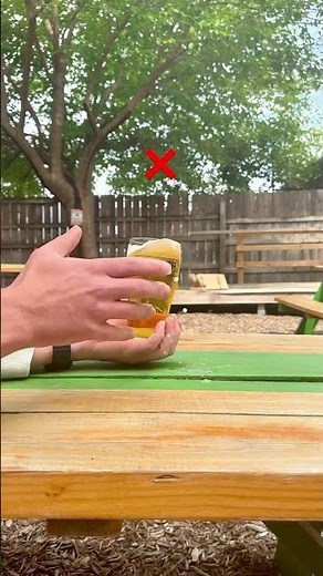 How to Properly Hold a Beer Glass
