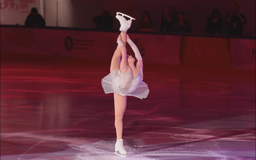 绝美的冰上舞蹈-卡米拉-瓦利耶娃-Kamila Valieva-“Dancing on Glass”-10/21/2023