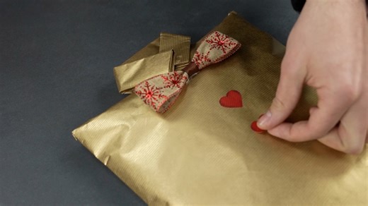 A Collection of Cool Clothes Hacks & DIY Ideas