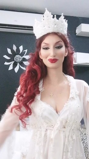 Stunning Bridal Look with Curly Red Hair