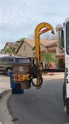 Waste connections ZR collecting in queen creek az. Sorry it ends so early😭