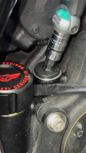 Do your Harley-Davidson Bagger a favor and add a magnetic transmission dipstick. It attracts and traps the harmful metals coursing through your gearbox. • #figuratidesigns #harleydavidson #bagger #harleylife #performancebagger #baggernation #harley #roadglide #roadglide #roadking #showoffmyharley | Figurati Designs
