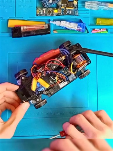 صنع سيارة RC باستخدام Arduino