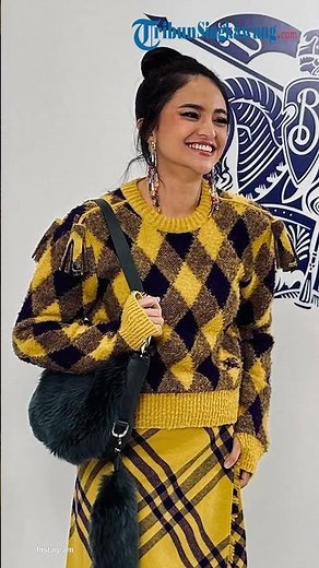Potret Marshanda di Event Burberry, Stunning Pakai Sweater!
