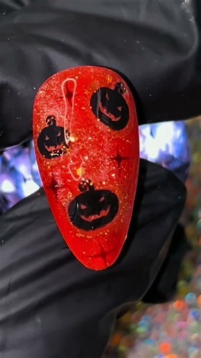 Easy Pumpkin Halloween Nail Design Idea #gelnails #longnails #howto #spooky #nails #simplenails