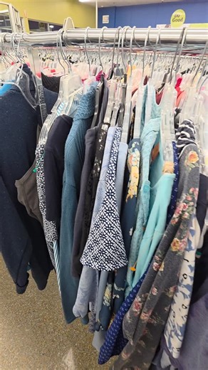 Two Flippin Good on Instagram: "Am I the only one who can't stand the clothes falling off the hangers and has to fix them??? 😅 #thriftstorefinds #thriftingcommunity #resellercommunity"