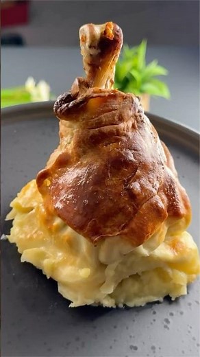 Master Chef Reveals Puff Pastry Bag Method for Perfect Chicken
