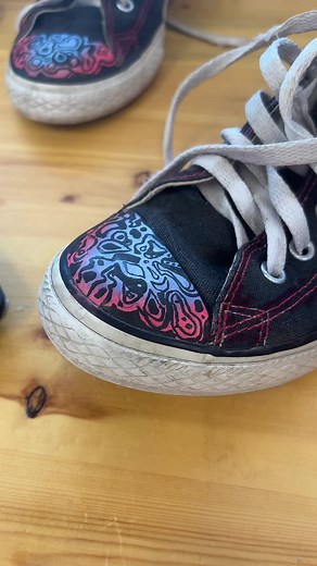 Customizing Converse: Lace Color Options