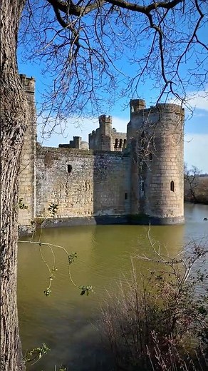 Blue Skies Over Bodiam - The Most Picture-Perfect Castle in England | National Trust | Sussex, UK