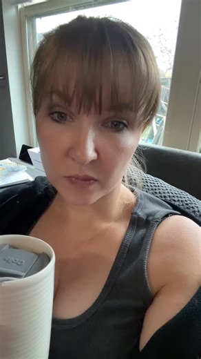 Homeschool families: how often do you take breaks? Do you go alongside the public school calendar and break when they break? Or do you do your own thing? #Homeschool #TakingBreaks #TexasMamaHomeschools | Texas Mama Sells Homes- Michelle Roth