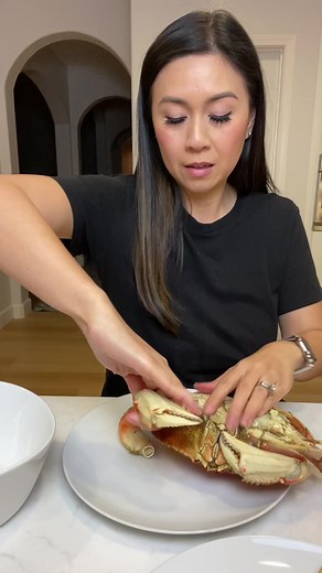 4.4M views · 46K reactions | Save how to crack and shell Dungeness Crab. When crab is on sale for $4.99 a pound we feast! The girls only eat the legs and I like the body with the crab fat mixed with rice, butter, lemon juice, salt and pepper. #dungenesscrab #crab #crablegs #crabboil #seafoodlover #howtoshellcrab #crabrecipes #easyrecipe | My Healthy Dish | Facebook