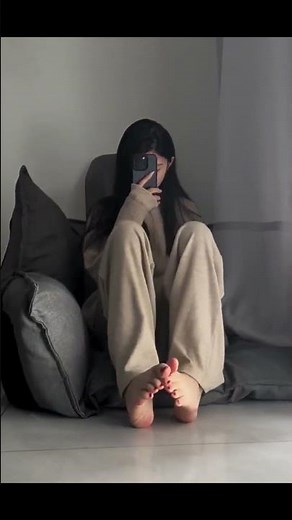 Beautiful Barefoot Girl Vlog #Barefoot #BeautyVlog #FootModel
