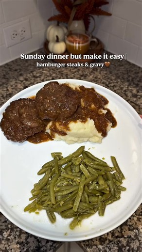 sunday dinner but make it easy 🤎 hamburger steaks and gravy never disappoint! #hamburgersteak #sundaydinner #easyrecipe #comfortfood #dinnerideas