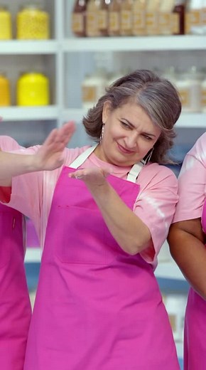 The Big Bake - Halloween Here for the third season, with even bigger and more innovative cakes than ever! Watch on @foodnetwork USA @foodnetworkca Canada (starting 10/28) Streaming on @discoveryplus USA @stacktv CANADA | Ron Ben-Israel Cakes