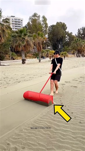 😱 He Found an iPhone in the Sand… Then Something Even More Valuable!