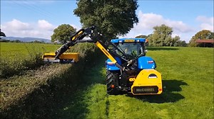 Throwback to 2017 when we were out tackling the hedges with our innovative, dual-rotor flailhead. #Hedgecutting Learn more about the TwinCut flailhead here: https://www.mcconnel.com/power-arms/power-arm-attachments/twincut-flailhead/ | McConnel