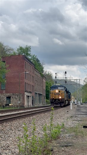 211K views · 4.9K reactions | Train echoes off the mountains in the New River Gorge! | Southern West Virginia Online | Facebook