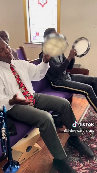 The sound of the tambourines, play saints 🙌🏽🔥 #RACC #LWRACC #BishopEricJackson #Acts238 #Apostolic #Pentecostal #Holiness #InJesusName #SundayMorningWorship #HolyGhost #PraiseBreak #PraiseTheLord #TambourineMinistry #Praise #Worship #PraiseYourWay #ThePraiseStation #YesLord