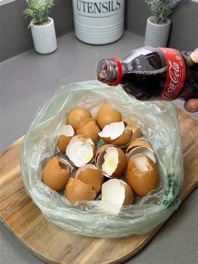 Powerful Cleaning Hack with Coca Cola and Eggshells