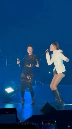 Emma a sorpresa sul palco del Nelson Mandela Forum al concerto di Annalisa. Le due artiste hanno cantato insieme il singolo di Emma portato al Festival di Sanremo 2024 “Apnea”. E il loro look è stato pazzesco. Da manuale alla voce, “Ancora una stagione in coulotte”! (🎥 @emmarealbrown ) #emma #annalisa #concerto #coulotte | Corriere Moda