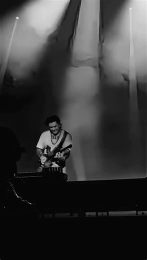 Exploring Synyster Gates' Guitar Techniques in Avenged Sevenfold