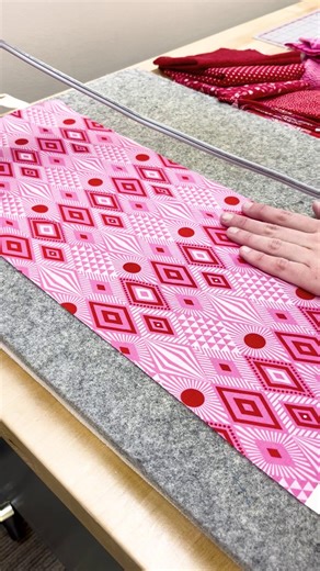 Roses are red, violets are blue 💘 My Valentine crush? The Grace 21X Elite QCT6 Pro. If I flirt hard enough, do you think it’ll quilt its way into my heart (and my studio)? Send this to a friend who is also crushing hard on the Grace 21X Elite 🥰 #quilting #quilter #quilts #valentinesquilt