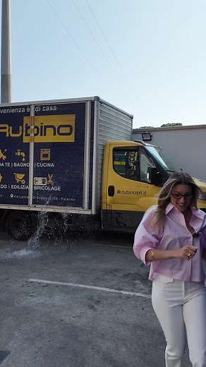 Lo so cosa stavi aspettando 😂 Abbiamo piscine di tutte le misure, perfette per ogni spazio e stile. In più, trovi tutti i prodotti per la cura e la gestione della tua piscina, per tenerla sempre pulita, sicura e pronta all’uso! 📍Passa a trovarci e scopri la soluzione giusta per te. #piscina