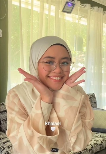 Elegance with Silk Satin Shawl: Tutorial for HARI RAYA