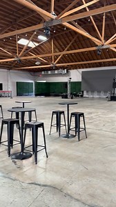 Setting up before the fashion show | FacetFine