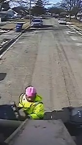 🚨 #BREAKING: Shocking Moment Trash Truck Explodes—Worker Narrowly Escapes • What Happened: • A trash truck suddenly exploded, nearly injuring a worker who was just feet away. • The worker managed to escape unharmed but then had to put out the fire caused by the explosion. • The cause of the explosion remains unknown. • The Positives: • Thankfully, the worker avoided serious injury despite the close call. • His quick thinking helped prevent further damage from the fire. • The Concerns: • What ca